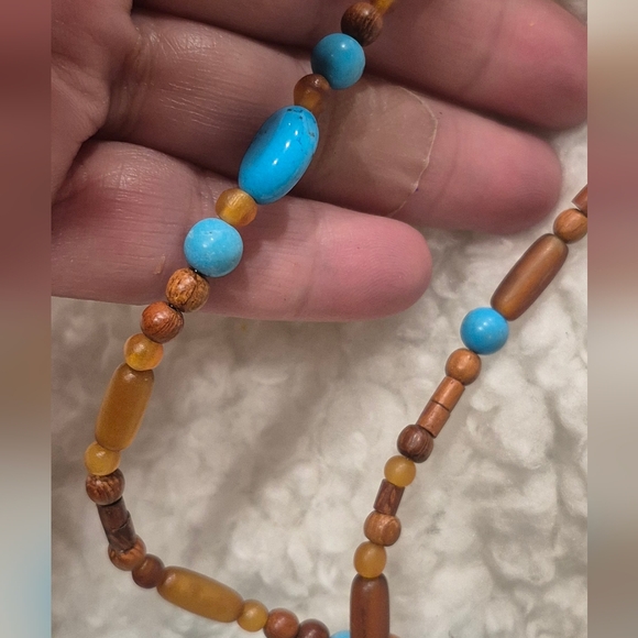 Stone And Bead Necklace - Picture 2 of 6